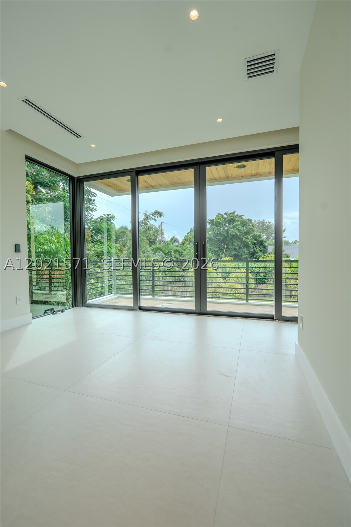 528 NE 13th Ave Fort Lauderdale, FL 33301