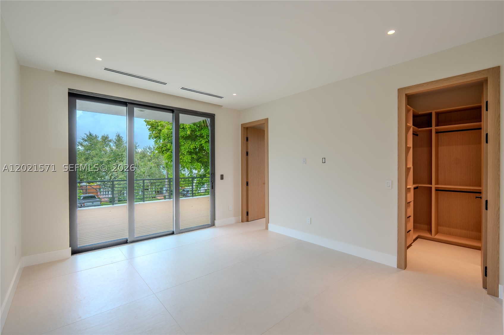 528 NE 13th Ave Fort Lauderdale, FL 33301