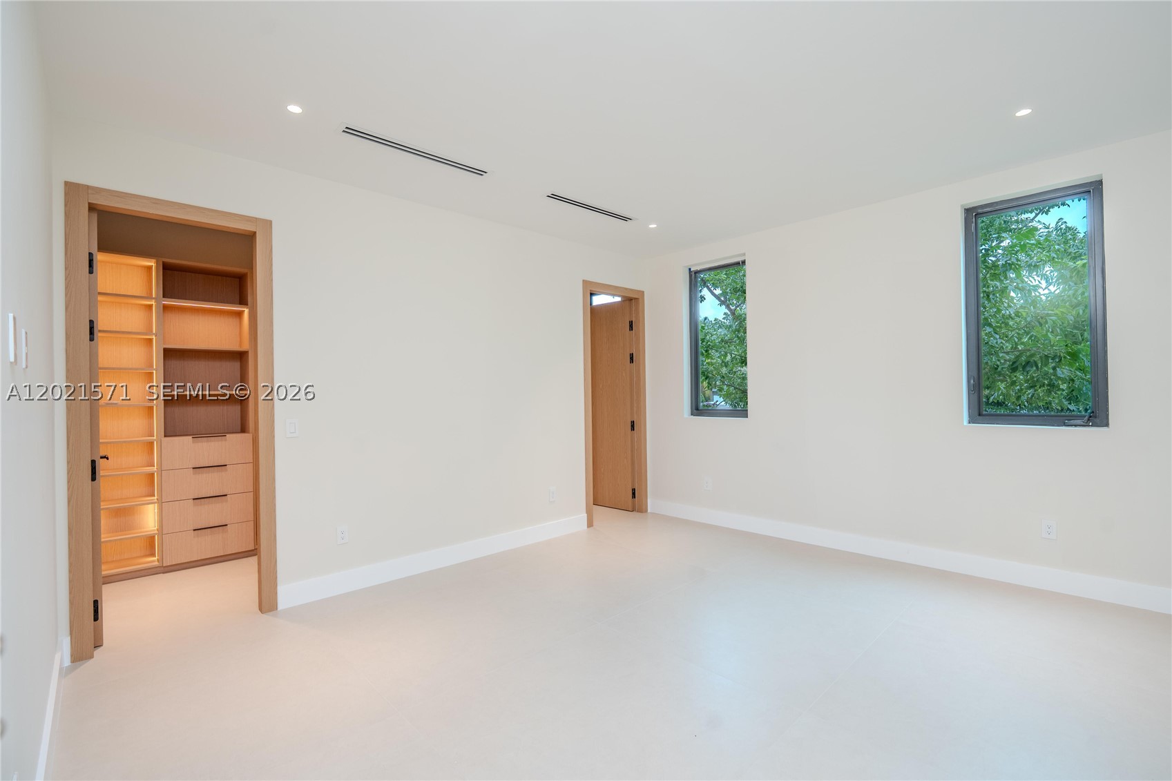 528 NE 13th Ave Fort Lauderdale, FL 33301