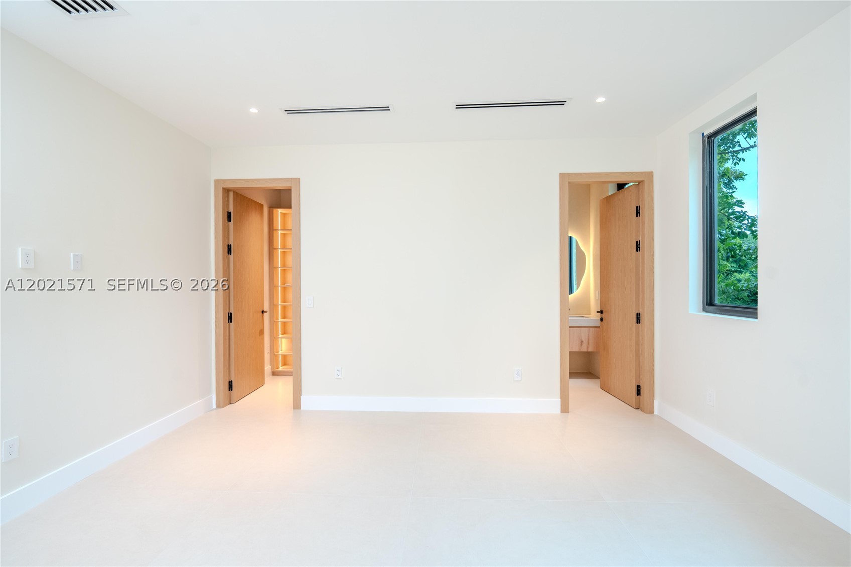528 NE 13th Ave Fort Lauderdale, FL 33301