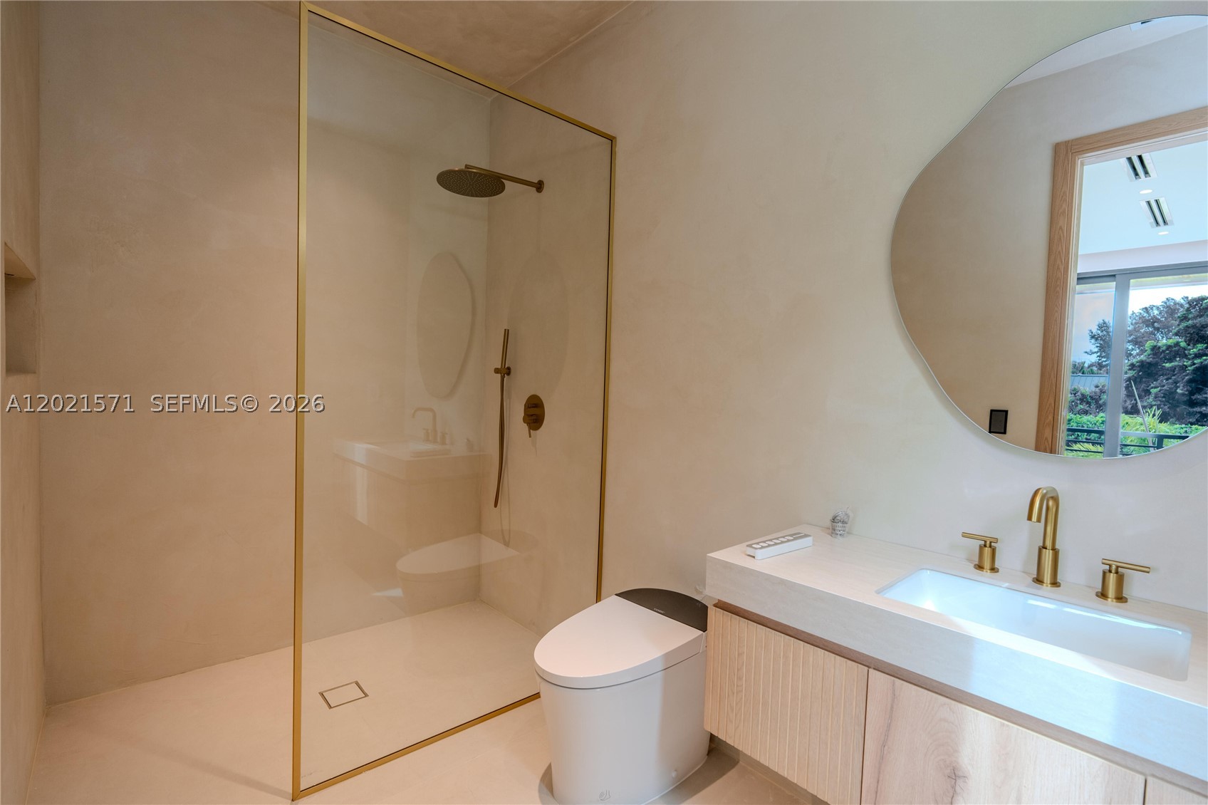 528 NE 13th Ave Fort Lauderdale, FL 33301