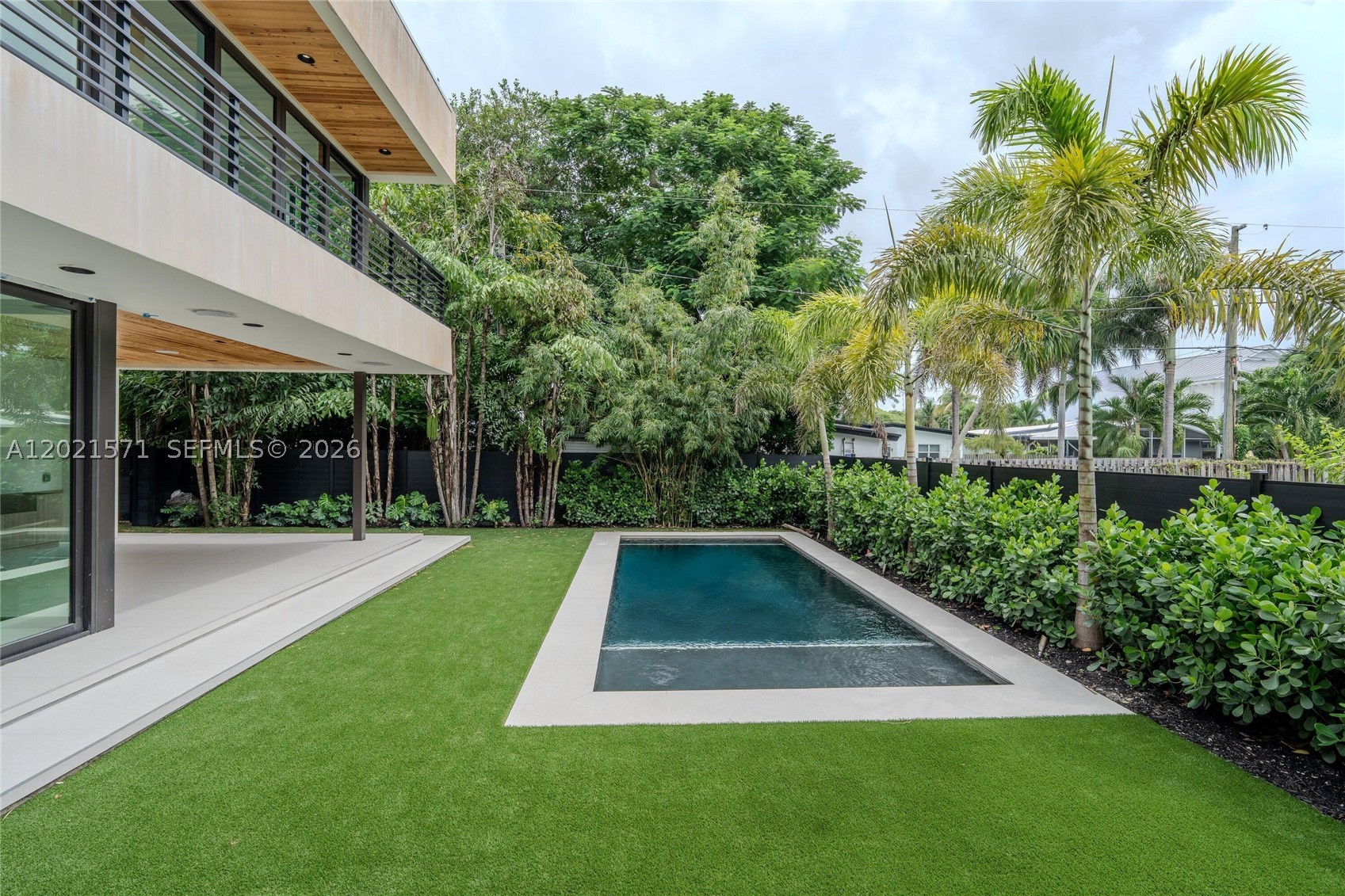 528 NE 13th Ave Fort Lauderdale, FL 33301