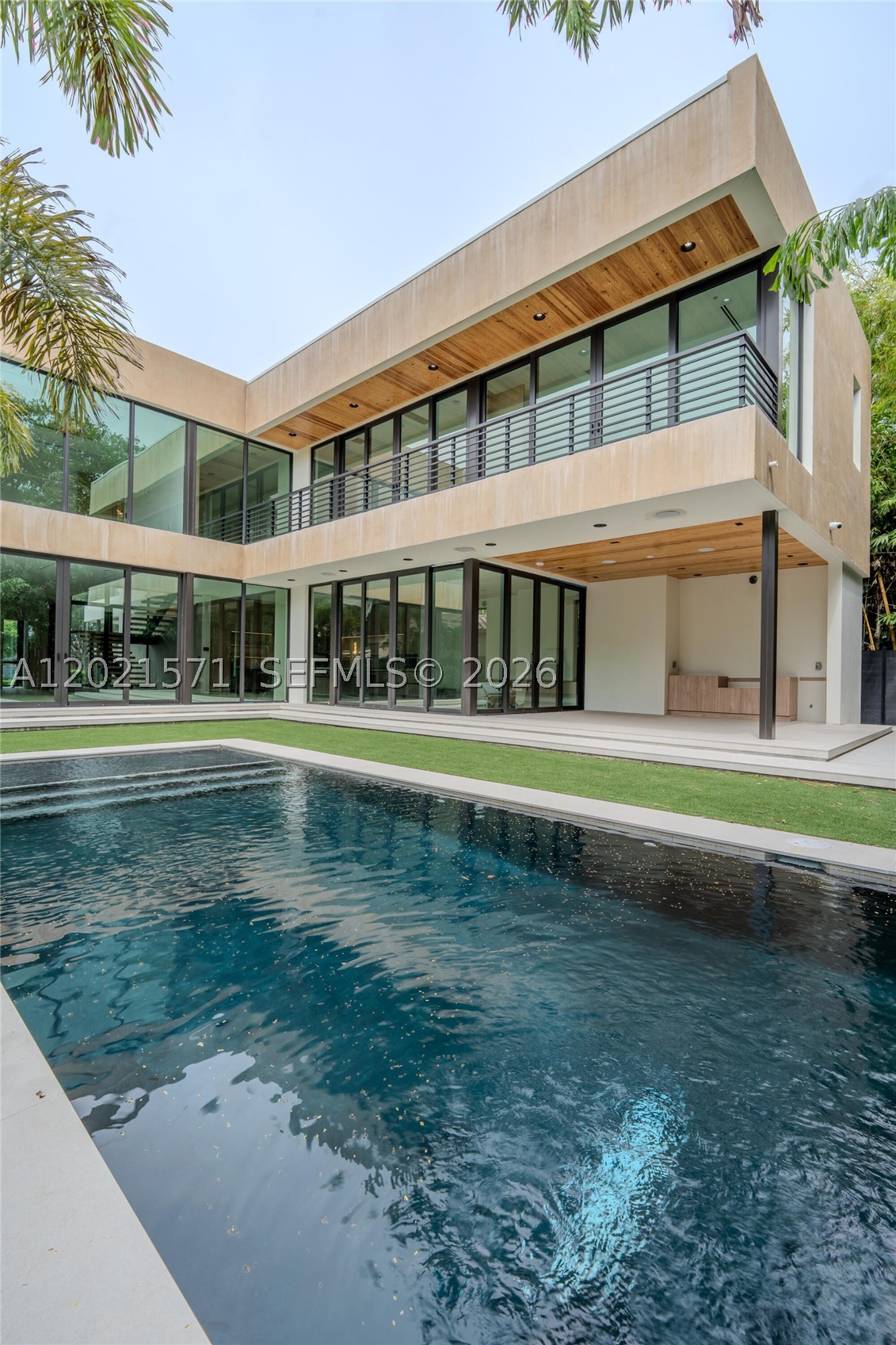 528 NE 13th Ave Fort Lauderdale, FL 33301