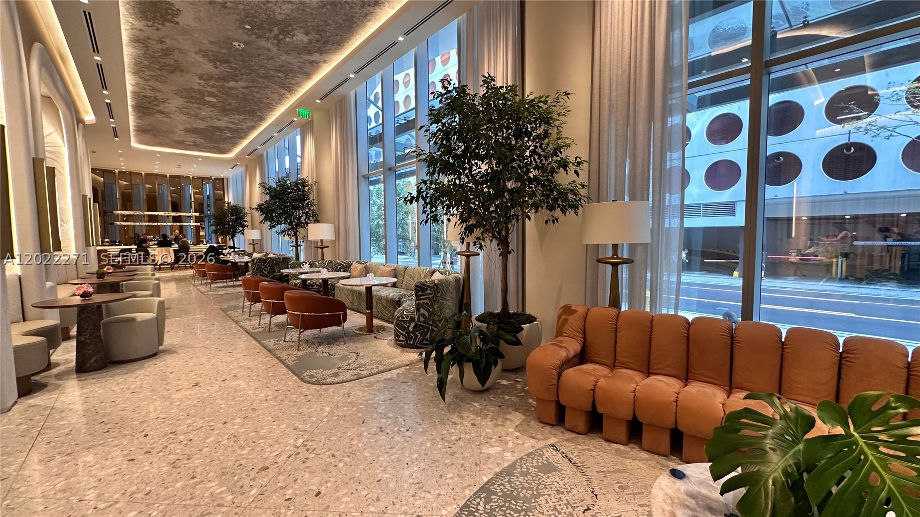 77 SE 5th St #UPH03 Miami, FL 33131