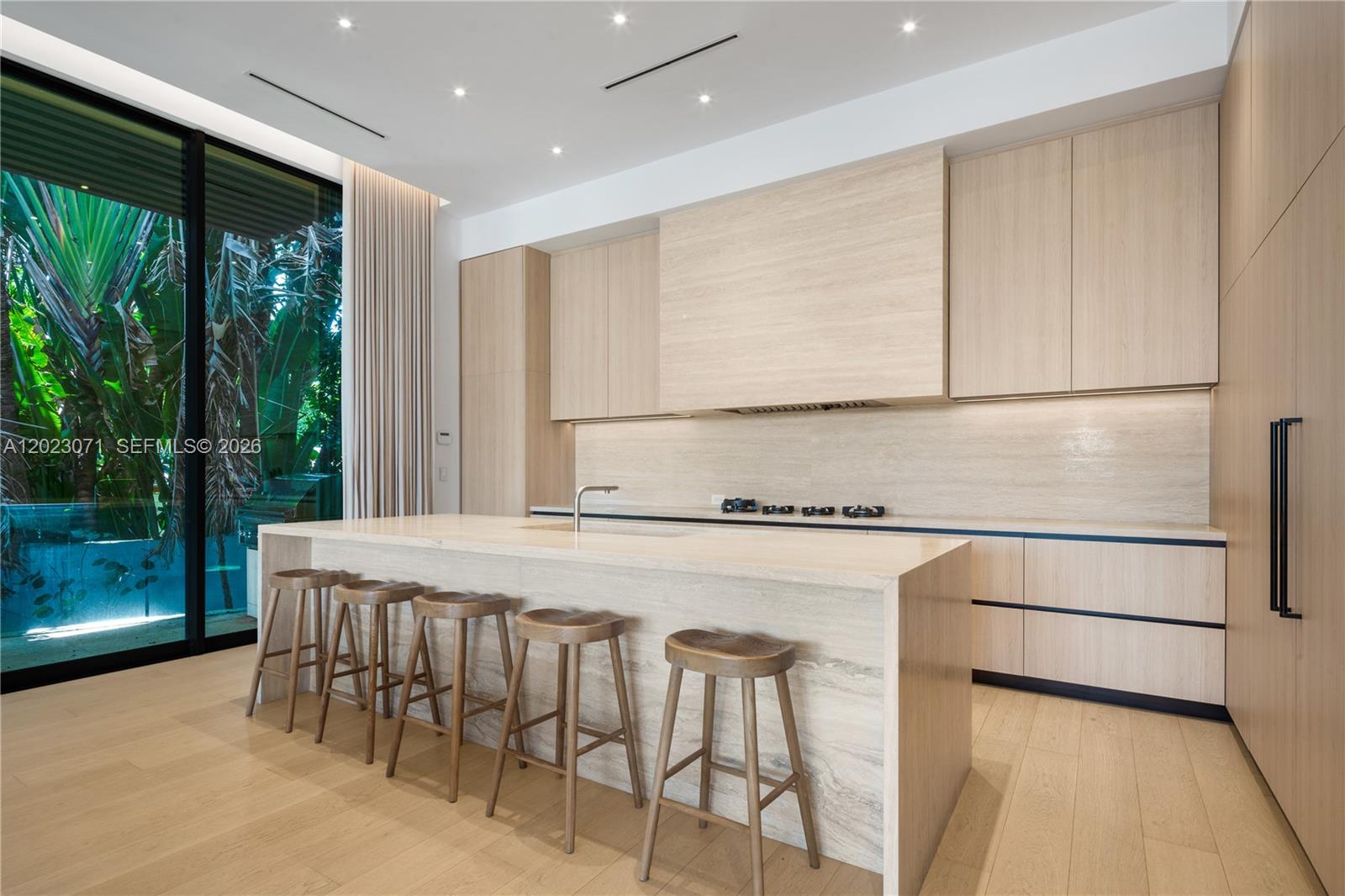 28 W Dilido Dr Miami Beach, FL 33139