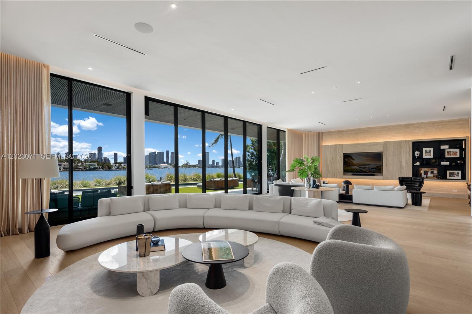28 W Dilido Dr Miami Beach, FL 33139