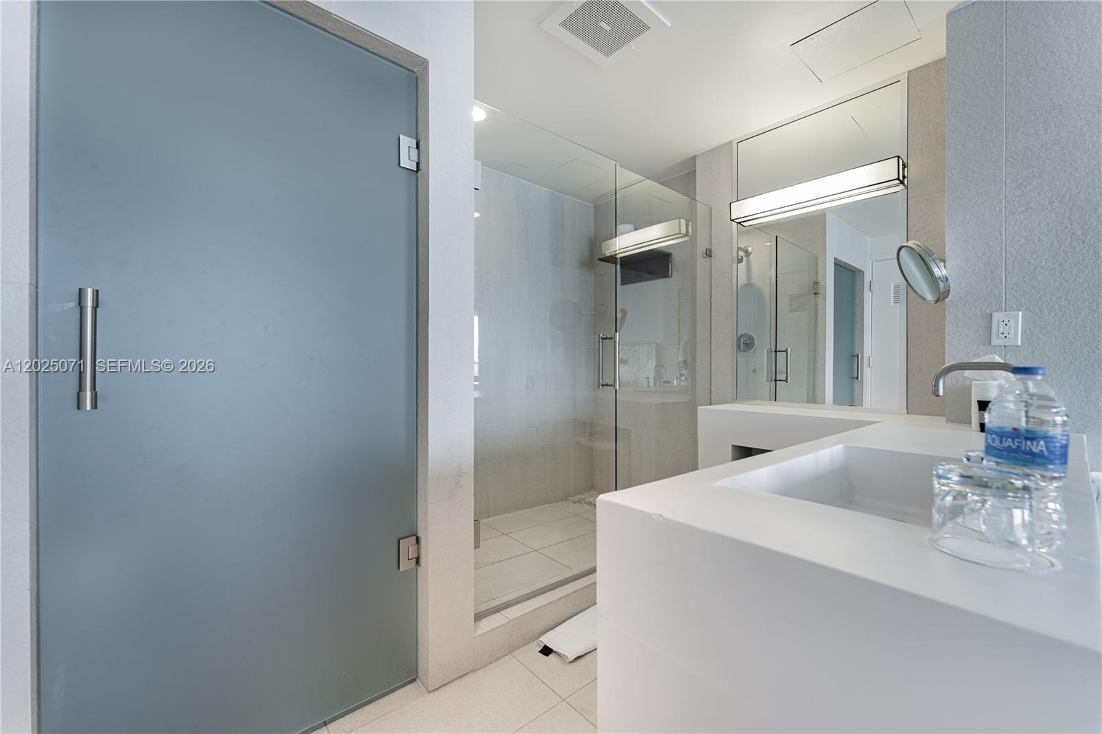 3101 Bayshore Dr #1402 Fort Lauderdale, FL 33304