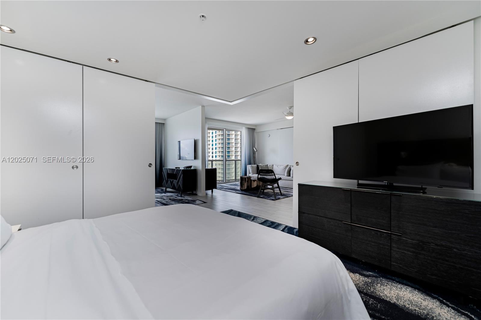 3101 Bayshore Dr #1402 Fort Lauderdale, FL 33304