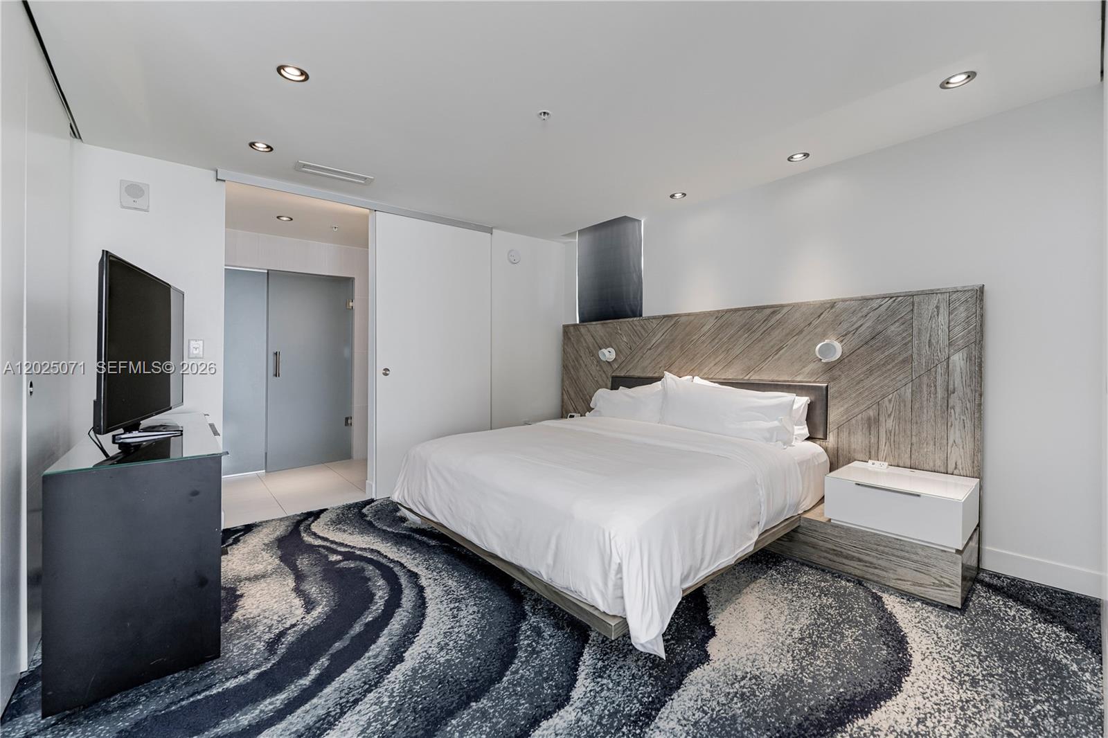 3101 Bayshore Dr #1402 Fort Lauderdale, FL 33304