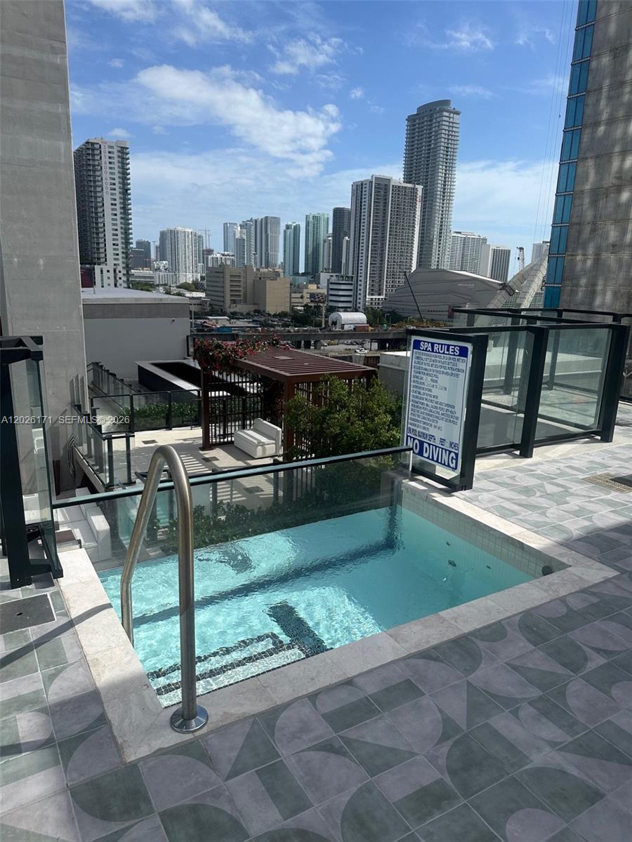 image E11EVEN Hotel & Residences2