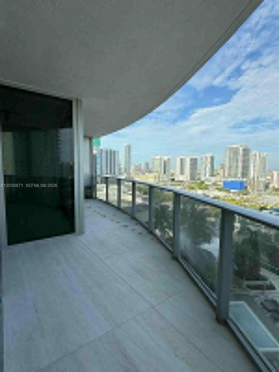 image Aria on the Bay21