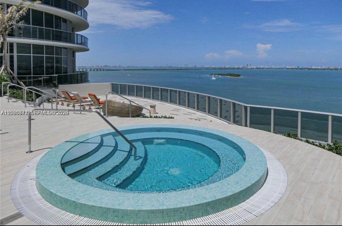 image Aria on the Bay24