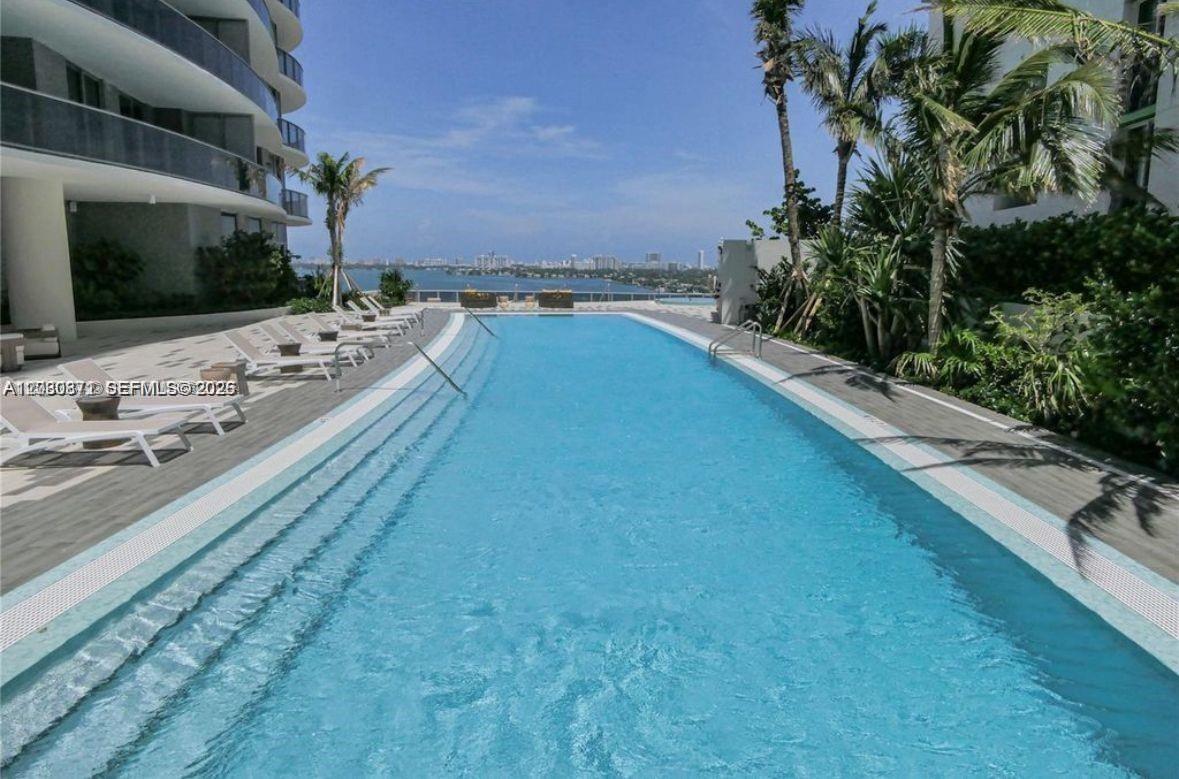 image Aria on the Bay25