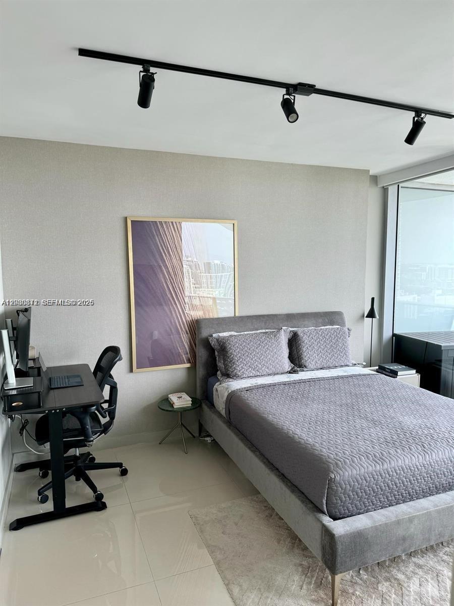 image Aria on the Bay7