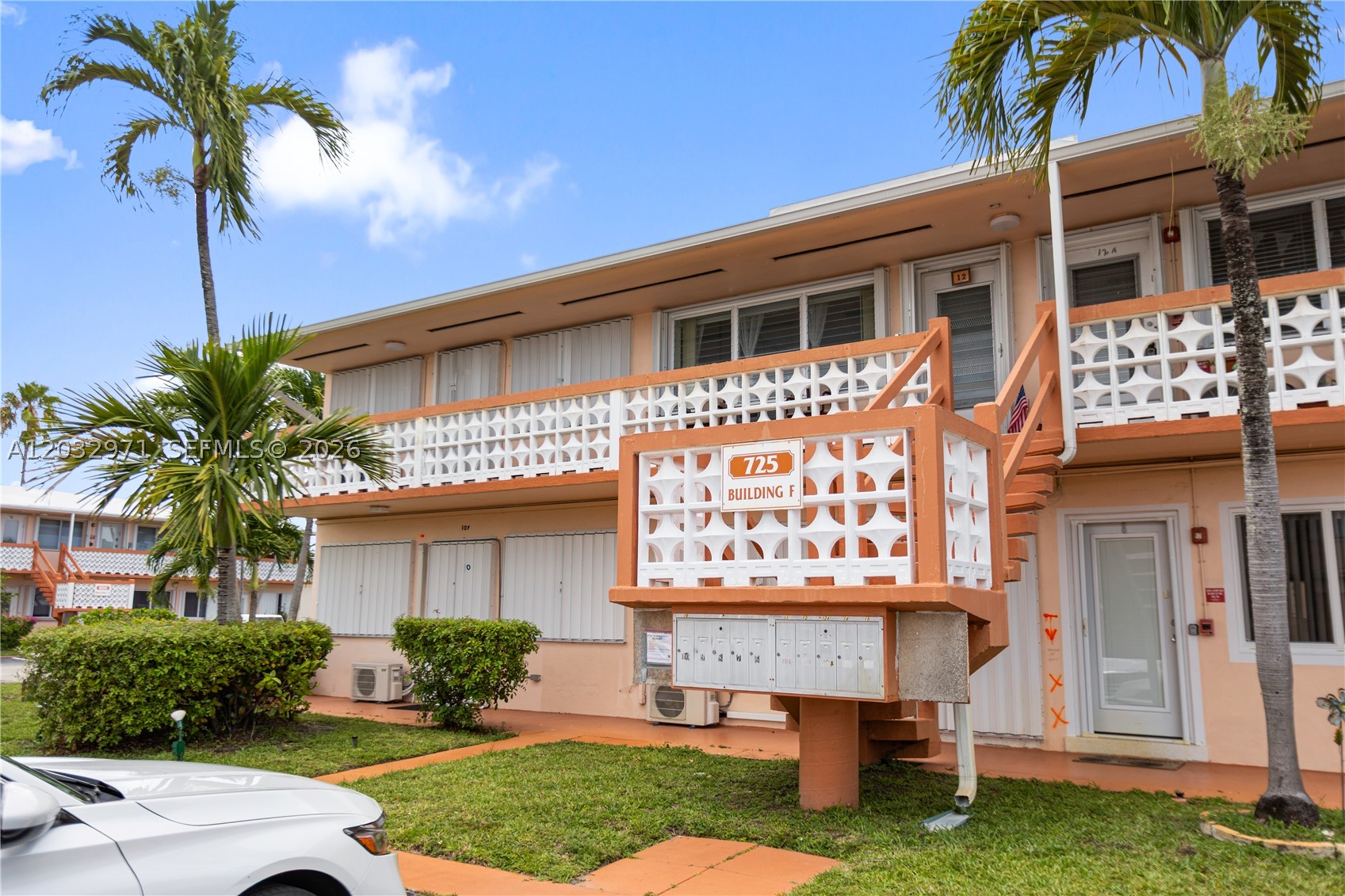 725 SW 11th Ave #12