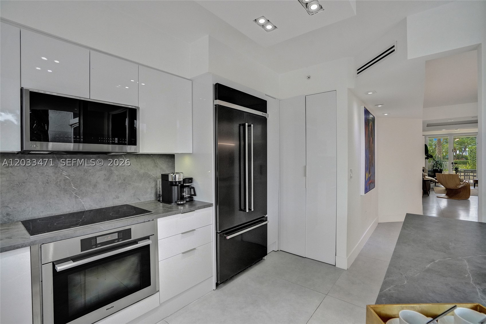 19111 Collins Ave #102 Sunny Isles Beach, FL 33160