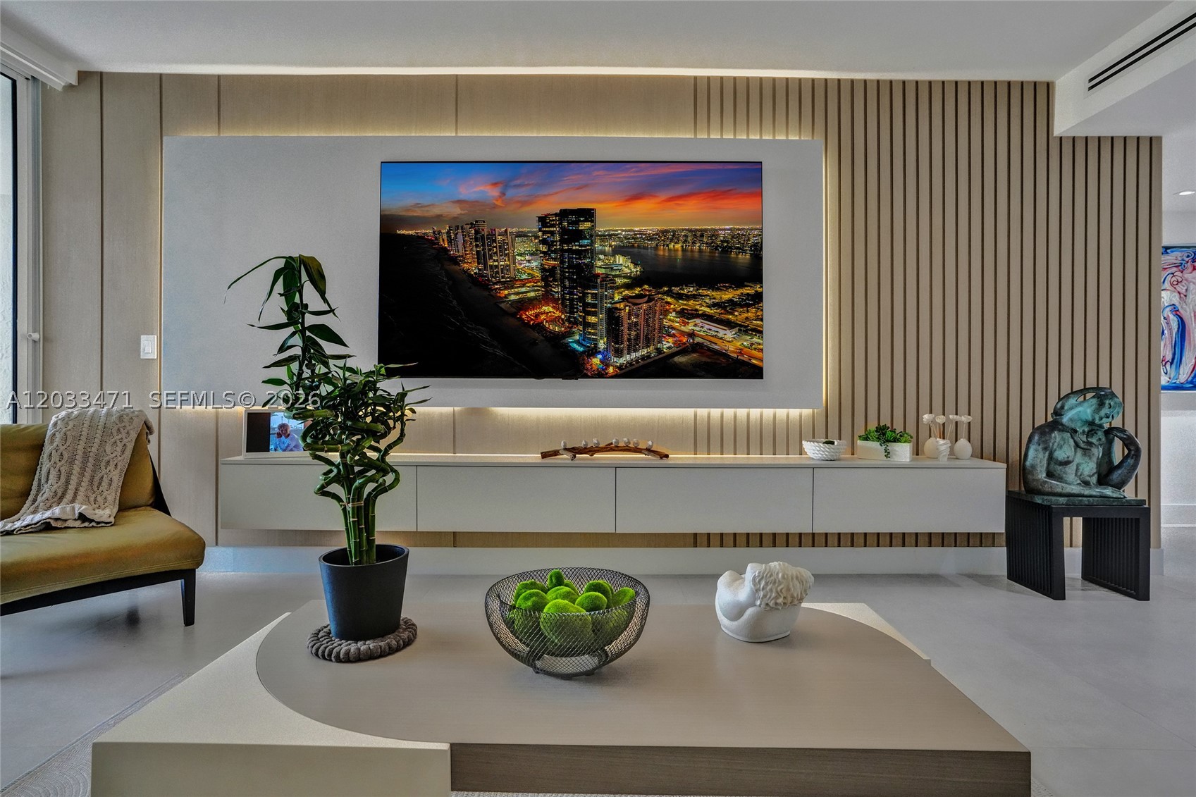 19111 Collins Ave #102 Sunny Isles Beach, FL 33160