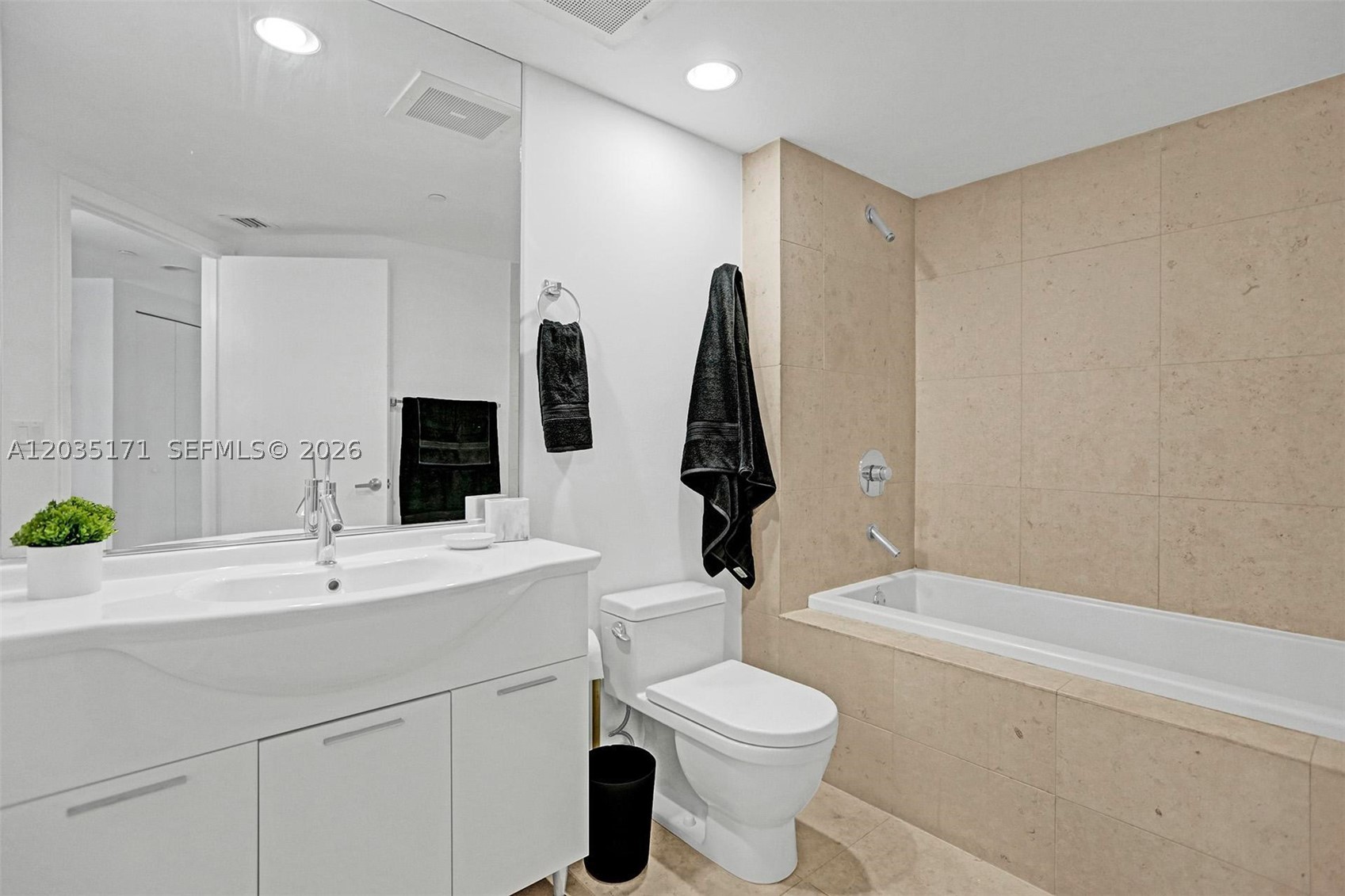 image Icon Brickell I17