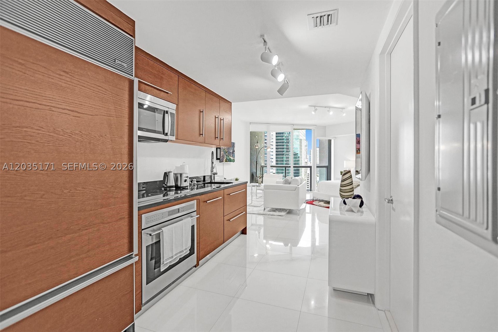 image Icon Brickell I18