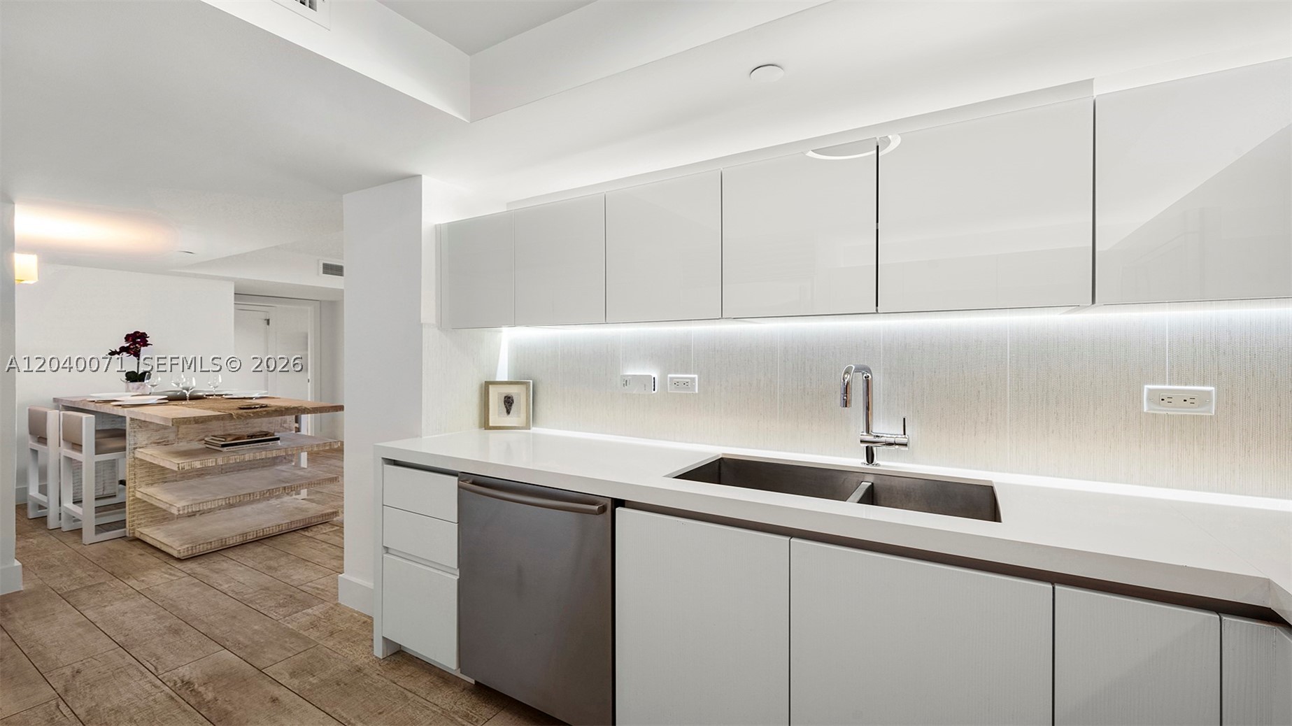 102 24th #1545 Miami Beach, FL 33139