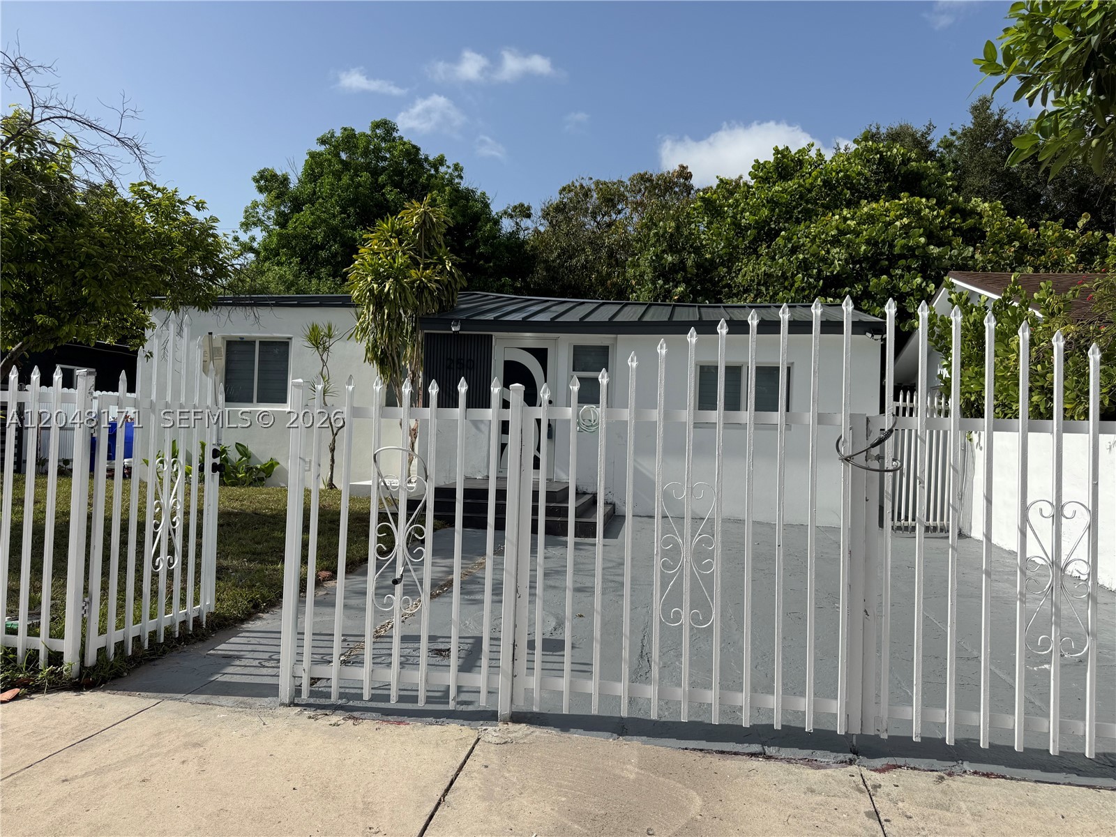250 NW 45th St