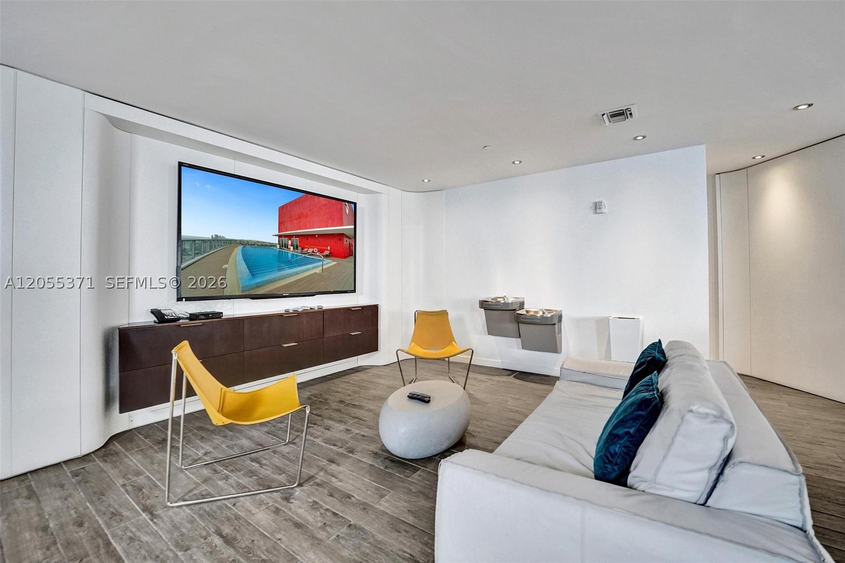 image Beachwalk Condominium101