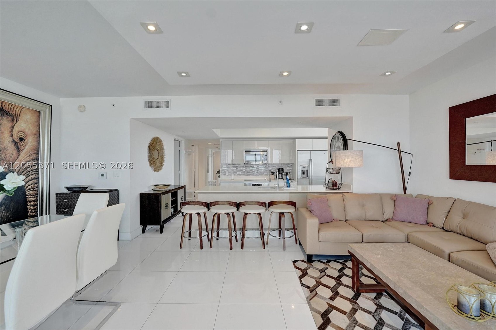 image Beachwalk Condominium10
