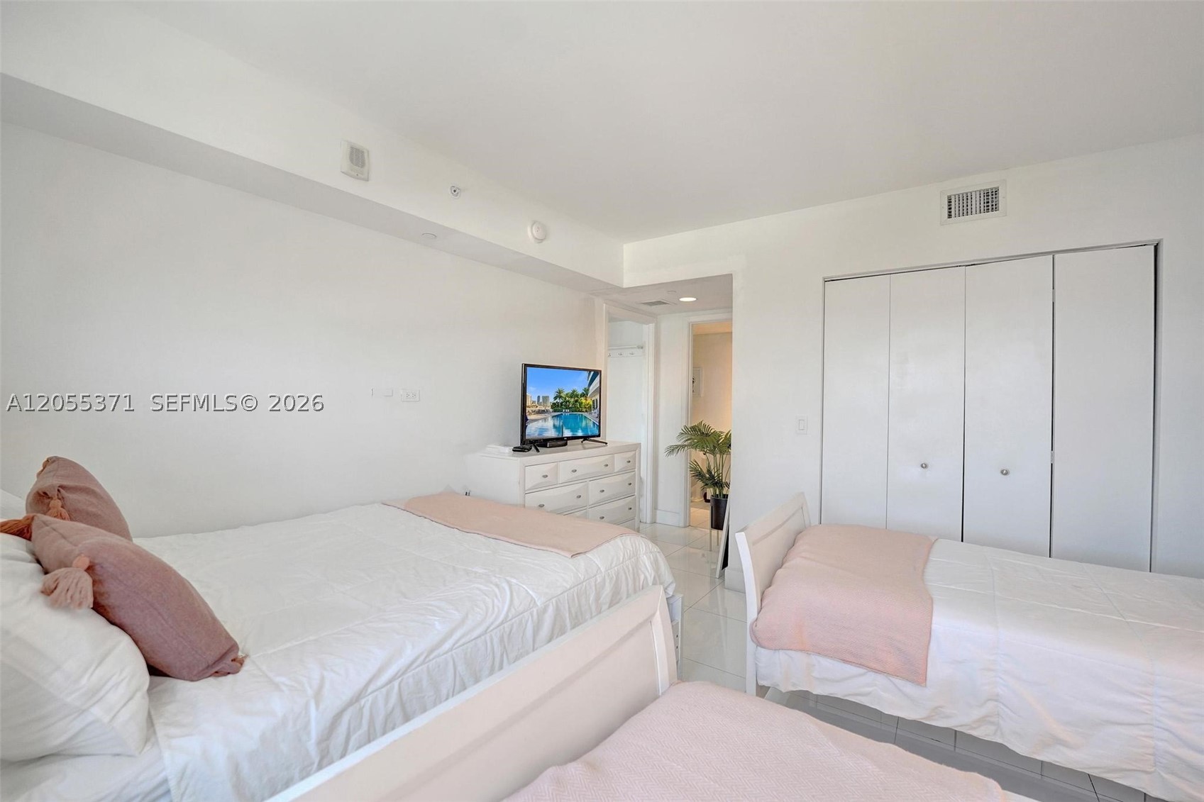 image Beachwalk Condominium31