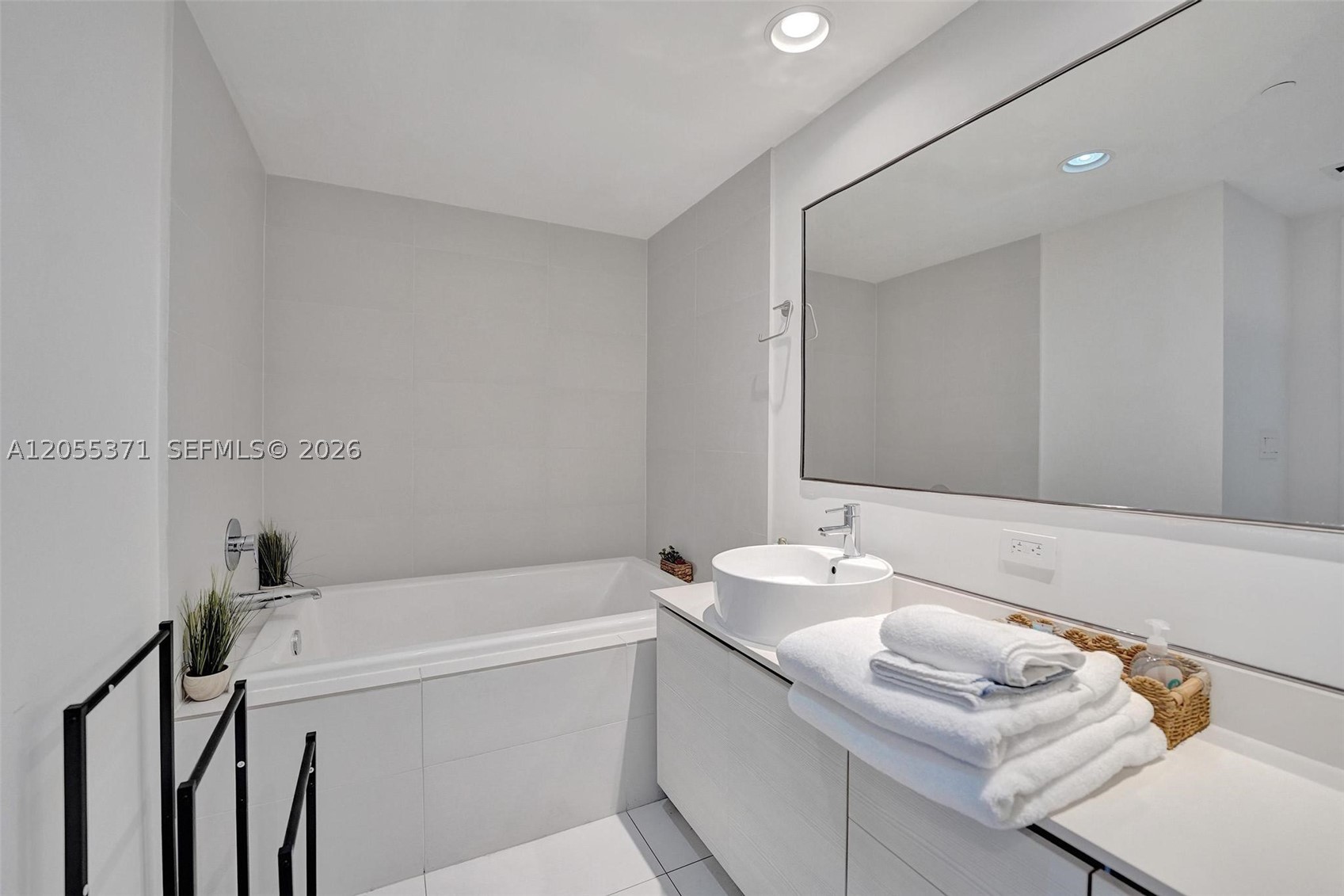 image Beachwalk Condominium55