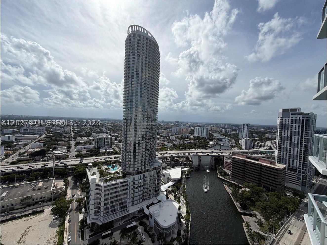 image Latitude on the River11