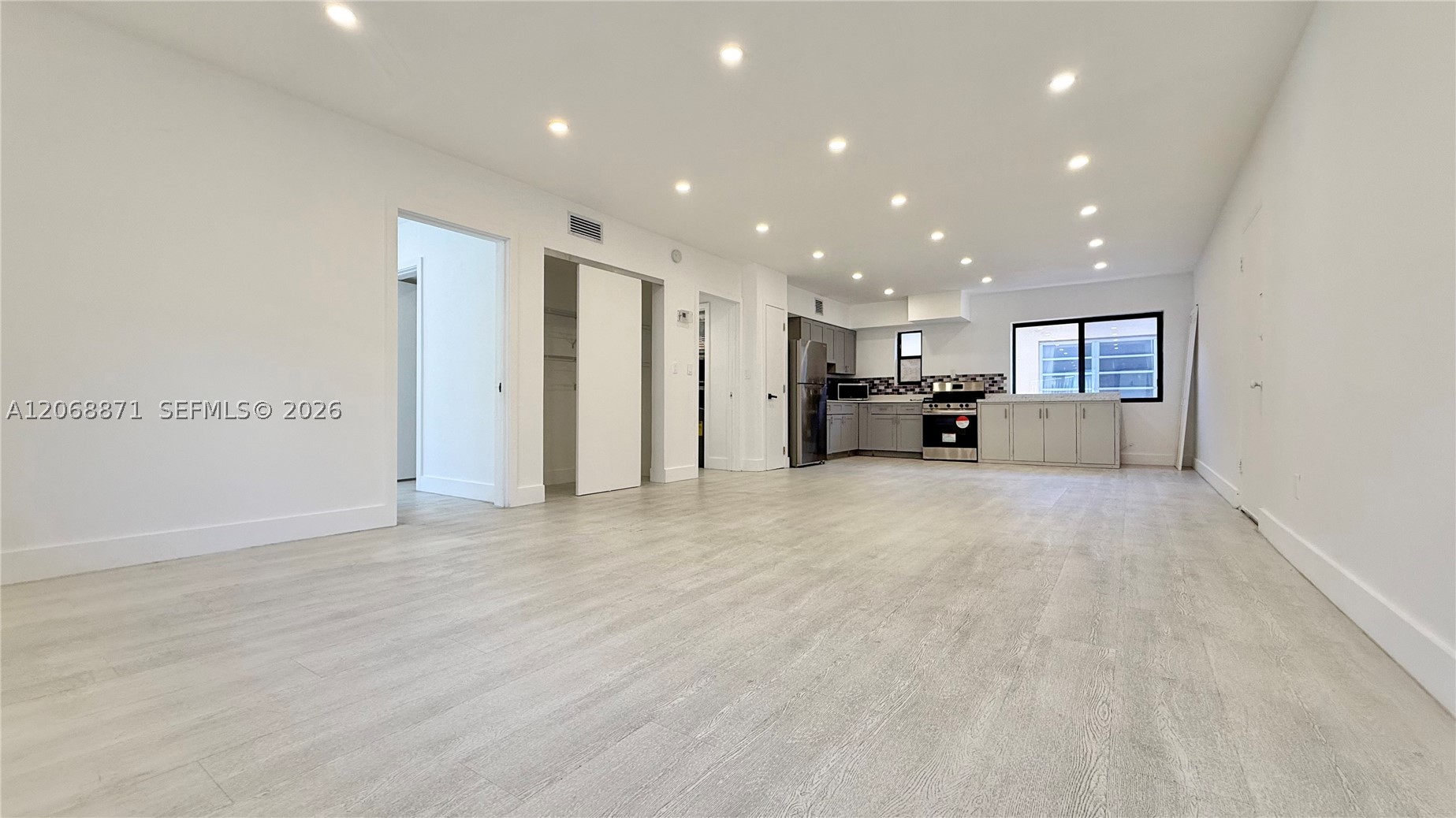 609 Lenox Ave #4