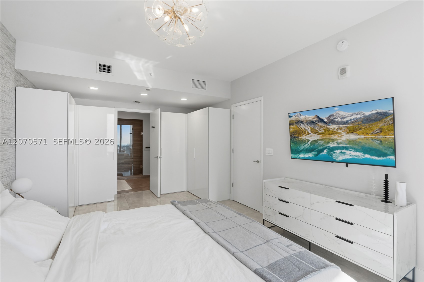 1010 Brickell Ave #3903 Miami, FL 33131