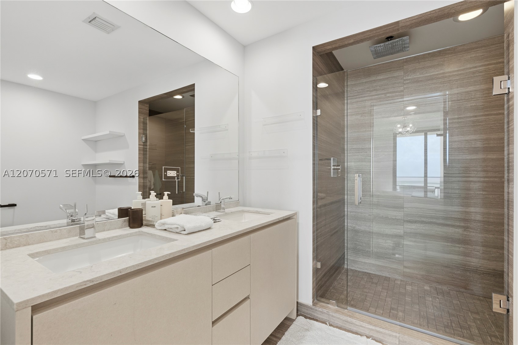 1010 Brickell Ave #3903 Miami, FL 33131