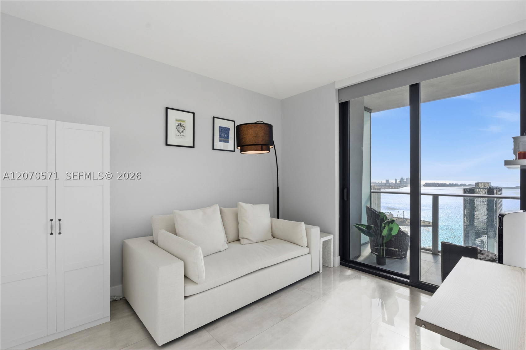 1010 Brickell Ave #3903 Miami, FL 33131
