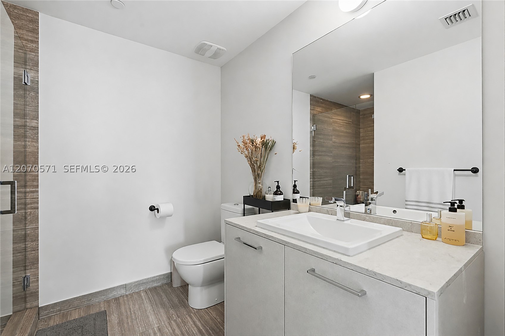 1010 Brickell Ave #3903 Miami, FL 33131
