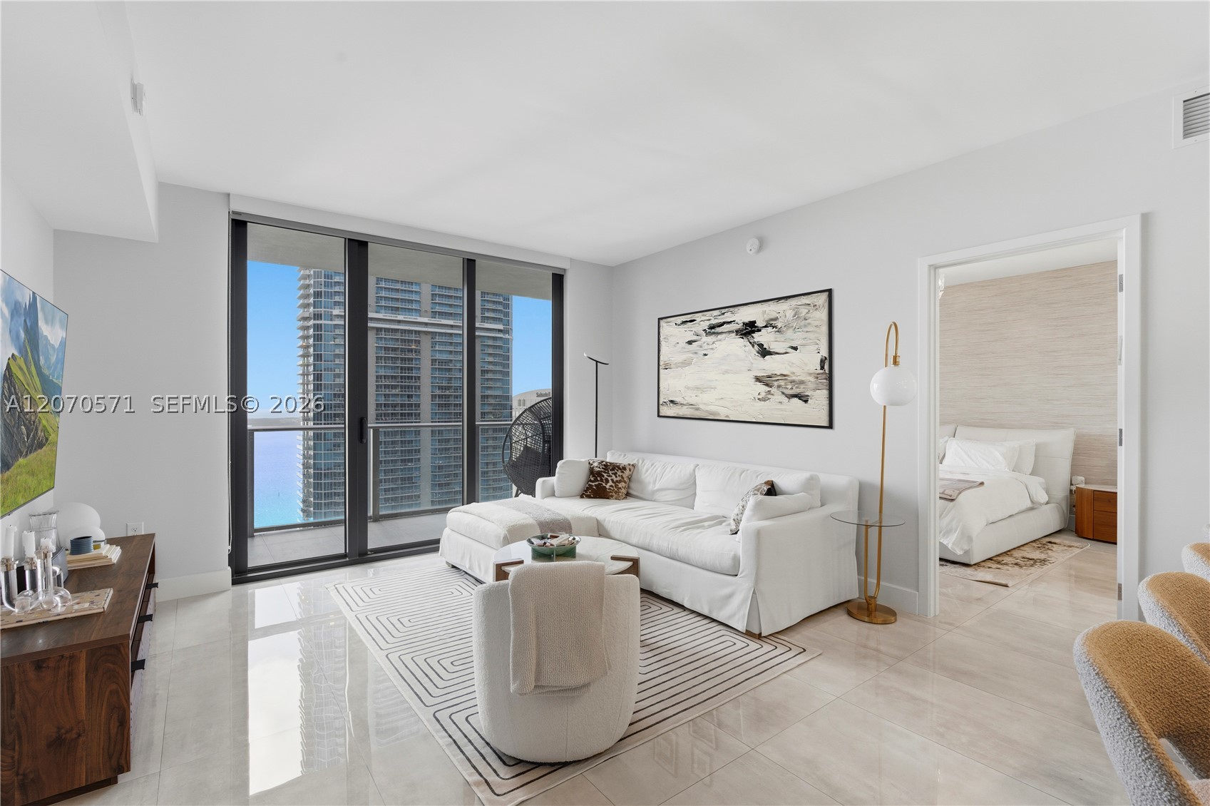 1010 Brickell Ave #3903 Miami, FL 33131