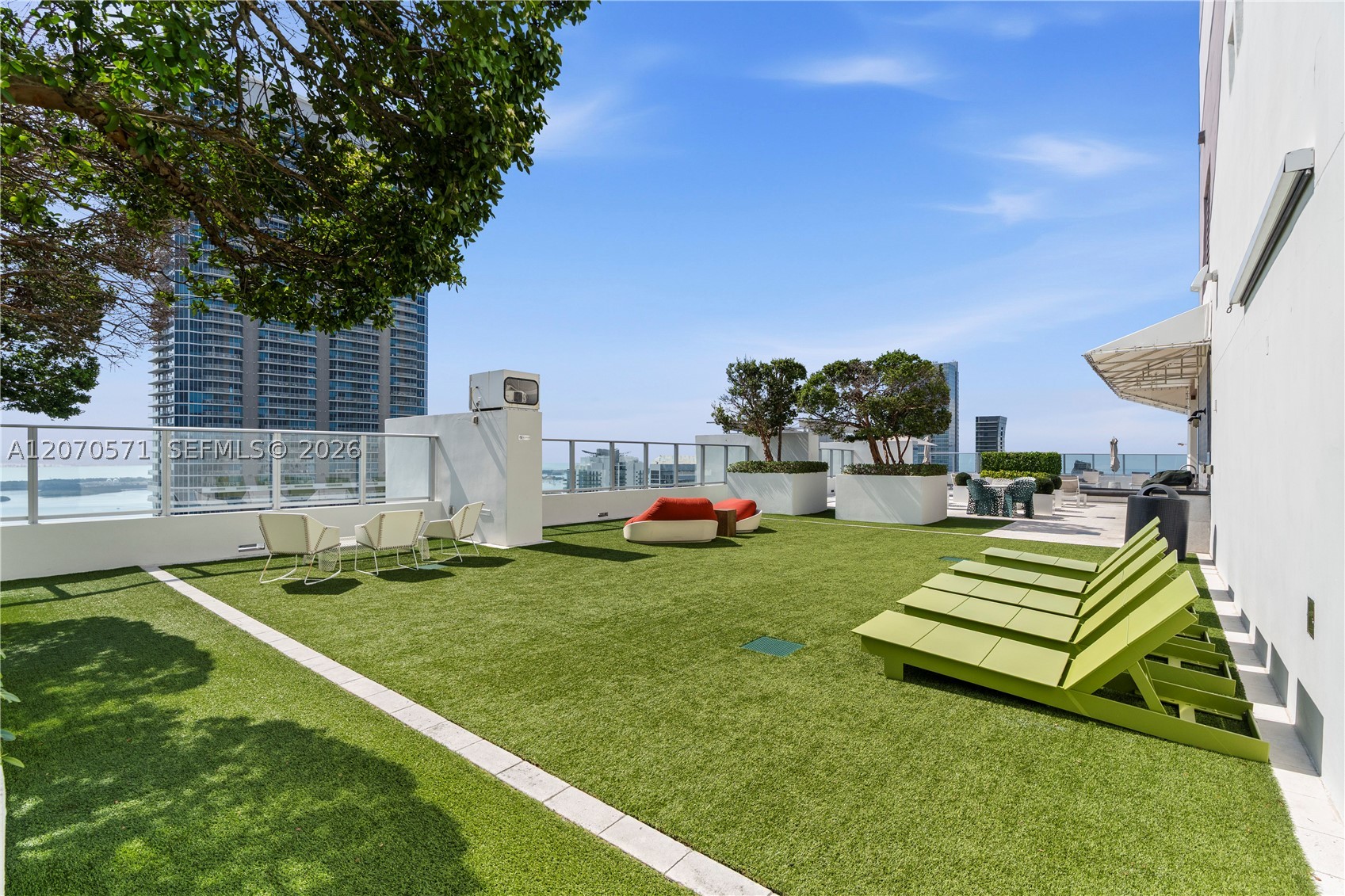1010 Brickell Ave #3903 Miami, FL 33131