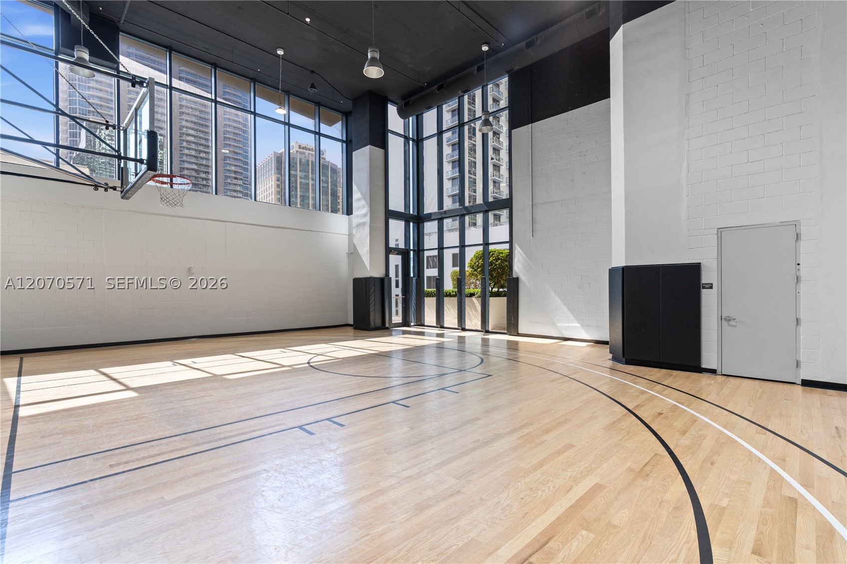 1010 Brickell Ave #3903 Miami, FL 33131