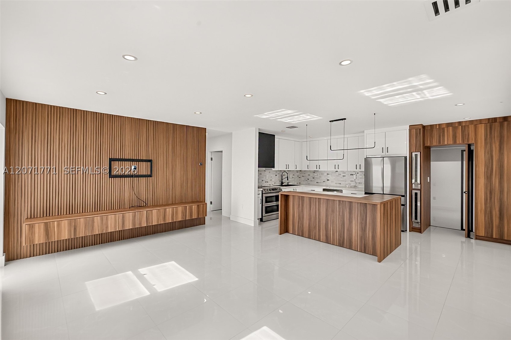2180 SW 20th St Miami, FL 33145