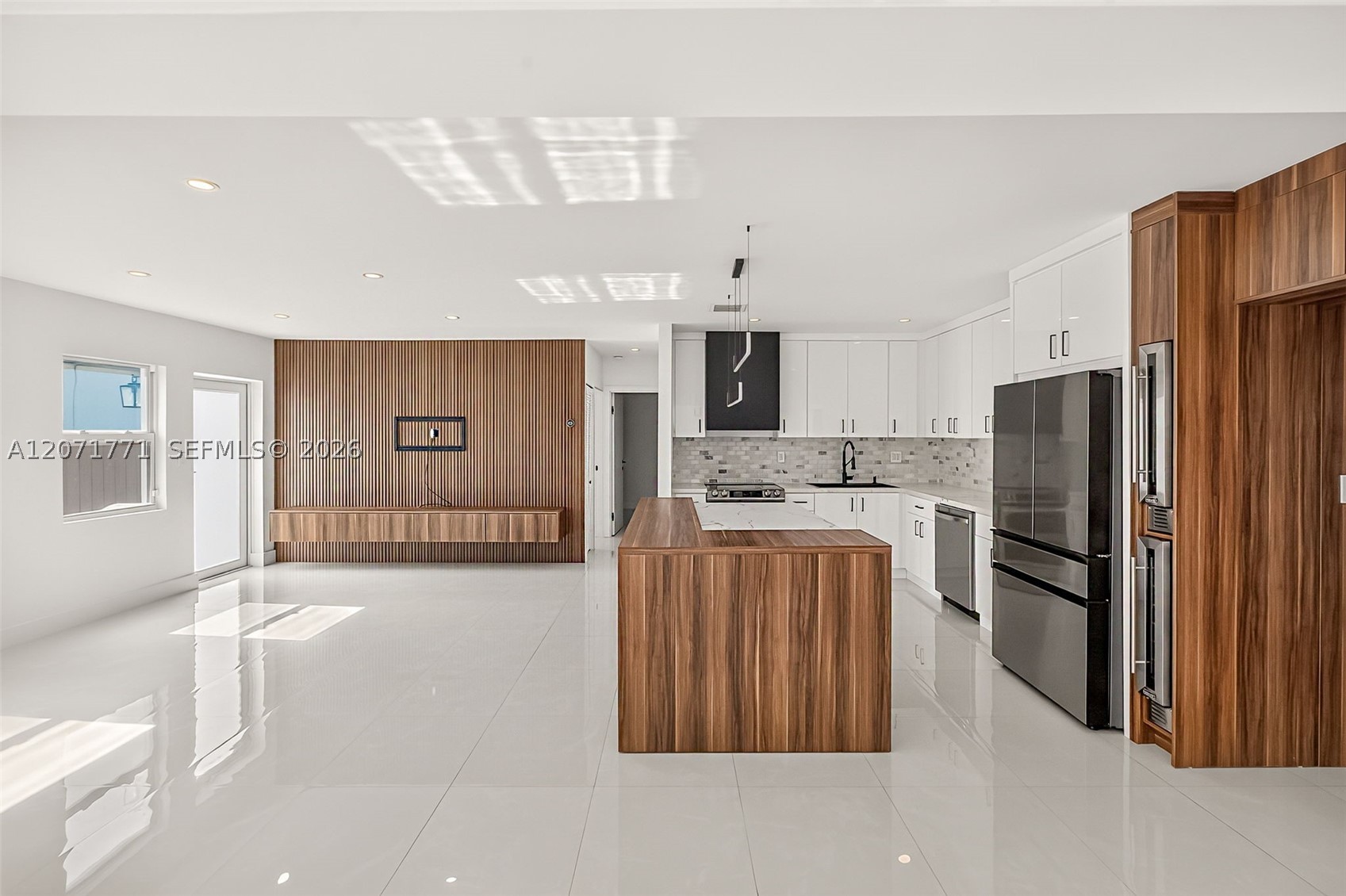 2180 SW 20th St Miami, FL 33145
