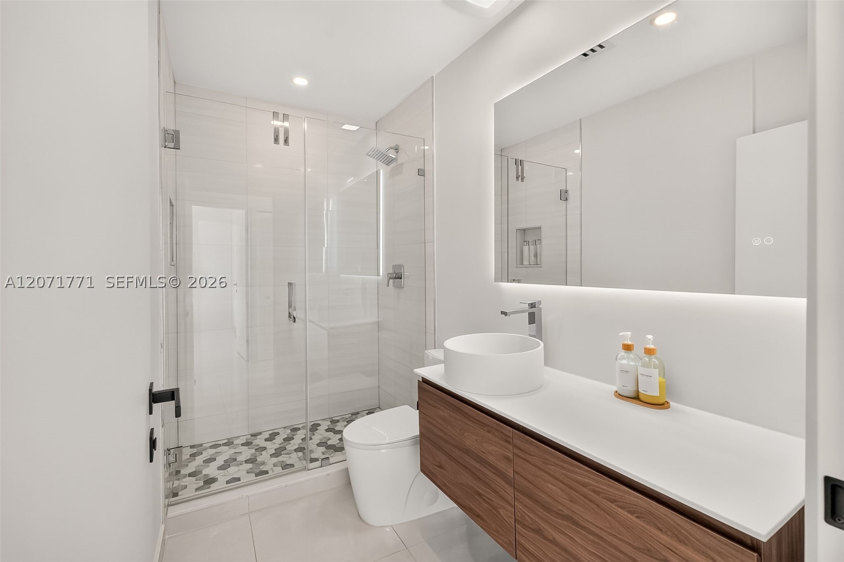 2180 SW 20th St Miami, FL 33145