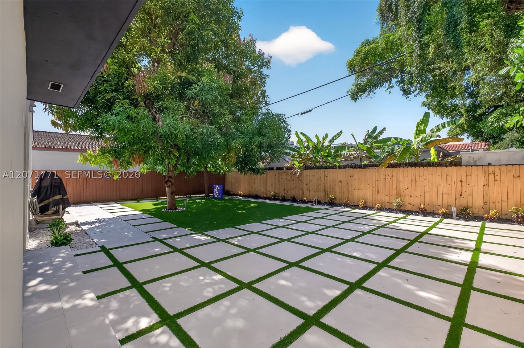 2180 SW 20th St Miami, FL 33145