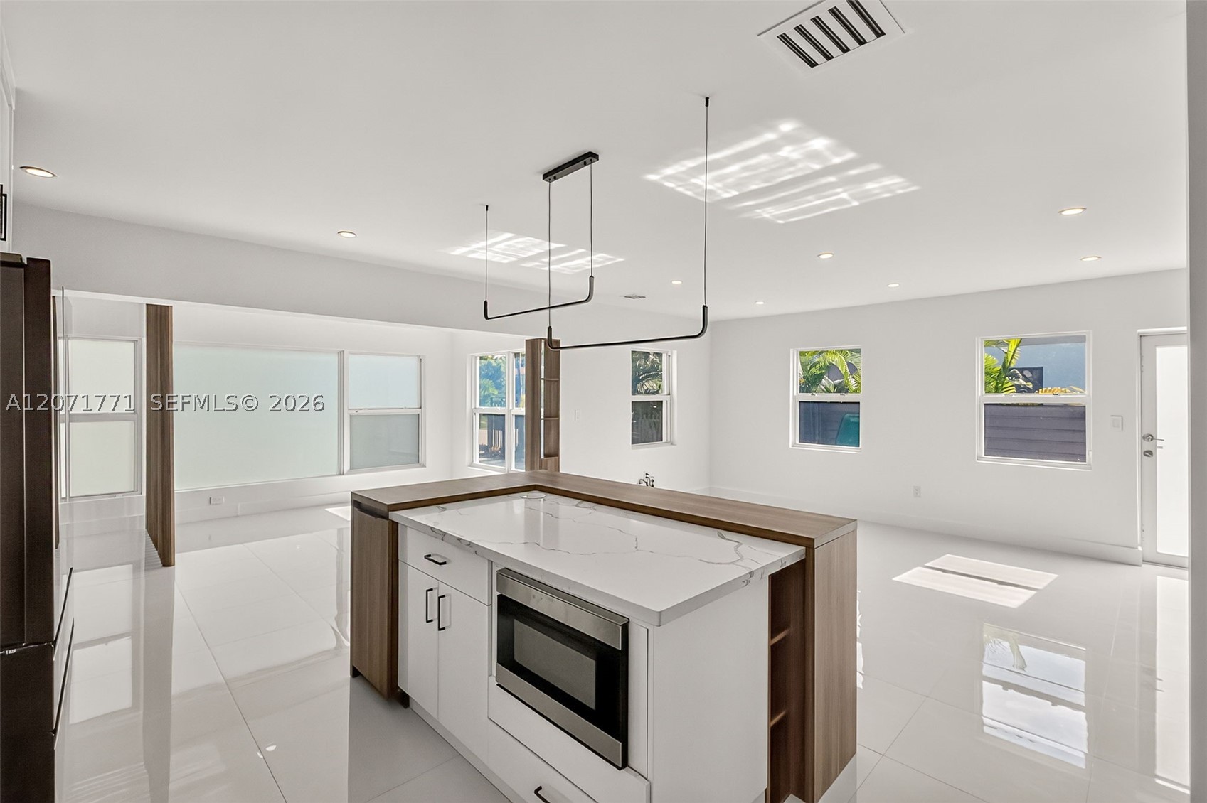2180 SW 20th St Miami, FL 33145