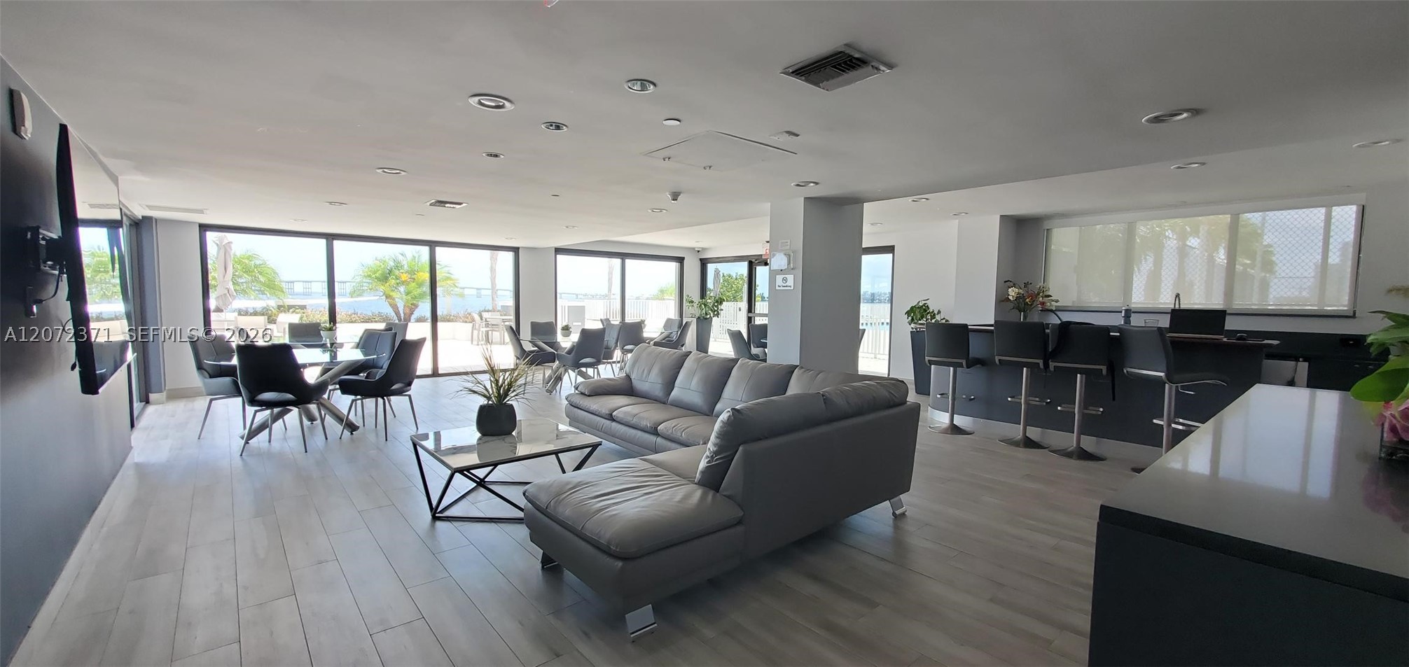 image Brickell Harbour5