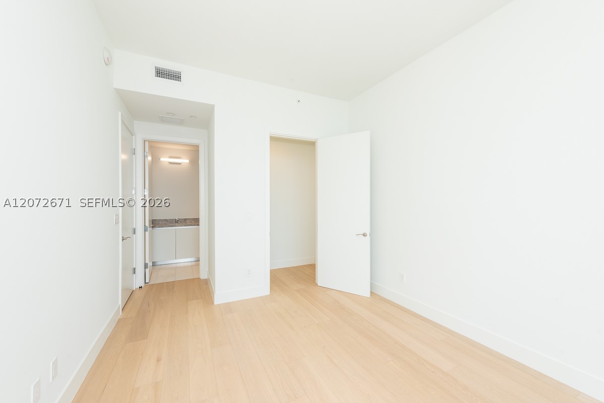 175 SE 25th Rd #3504 Miami, FL 33129