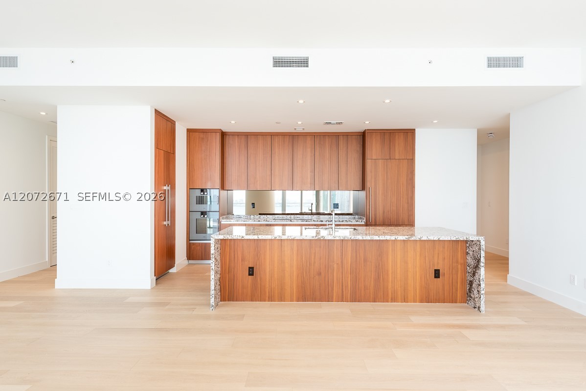 175 SE 25th Rd #3504 Miami, FL 33129