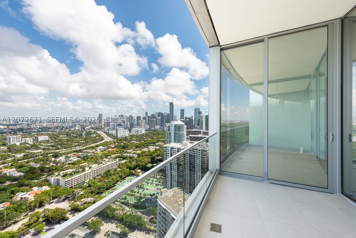 175 SE 25th Rd #3504 Miami, FL 33129