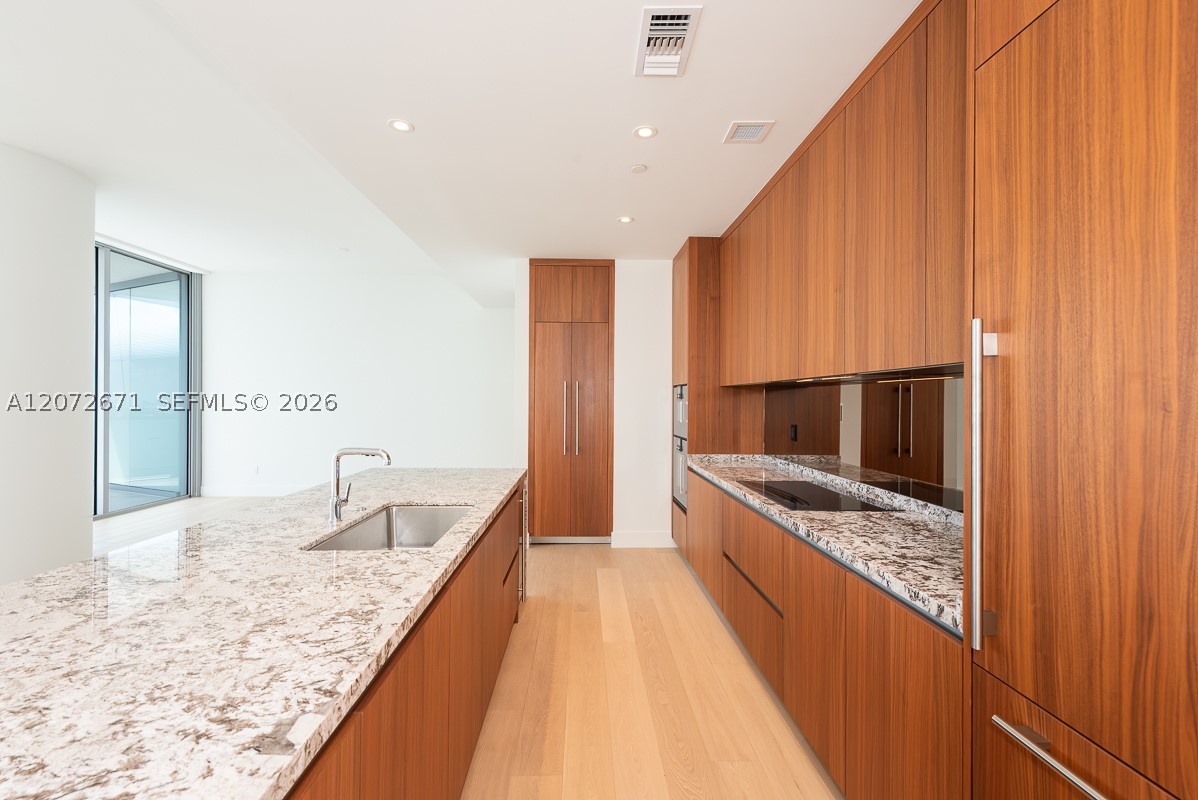 175 SE 25th Rd #3504 Miami, FL 33129