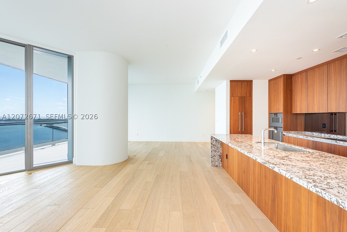 175 SE 25th Rd #3504 Miami, FL 33129