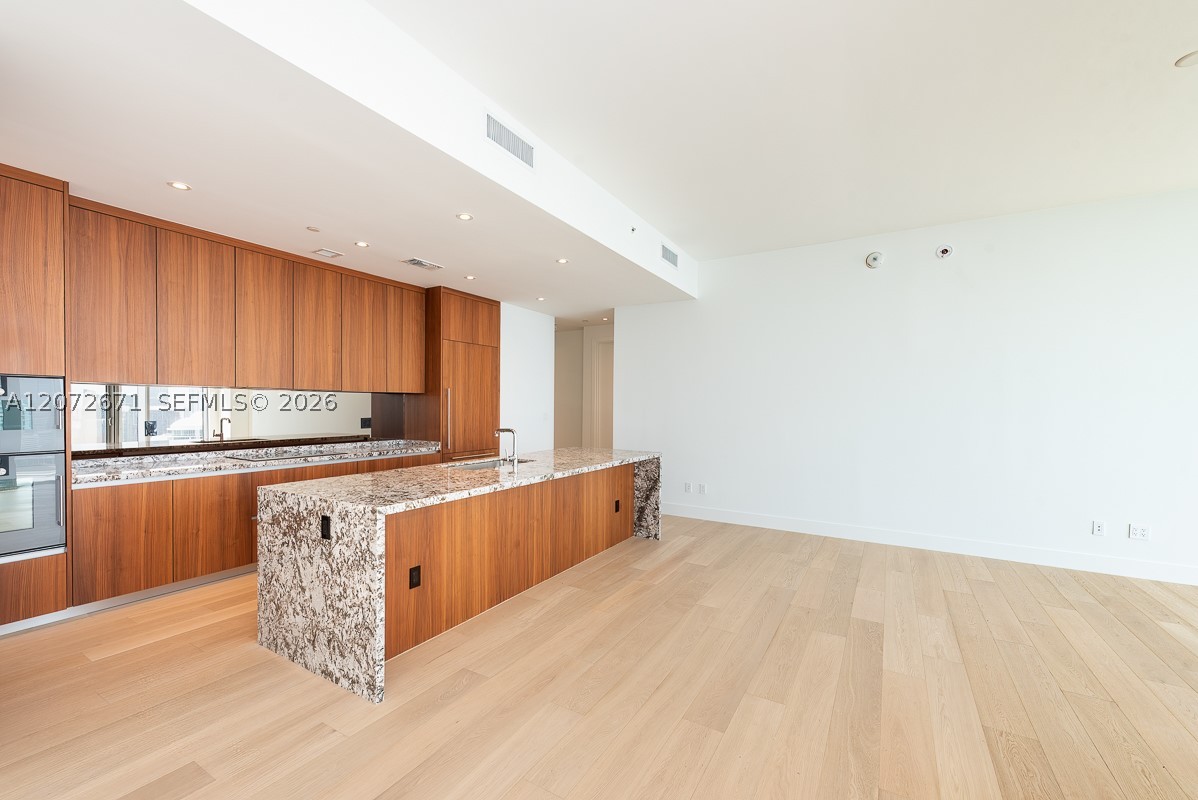 175 SE 25th Rd #3504 Miami, FL 33129